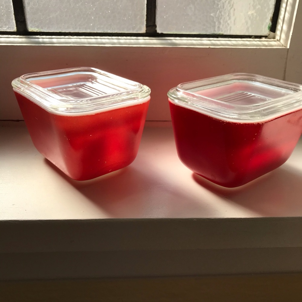Pyrex Red Fridgies